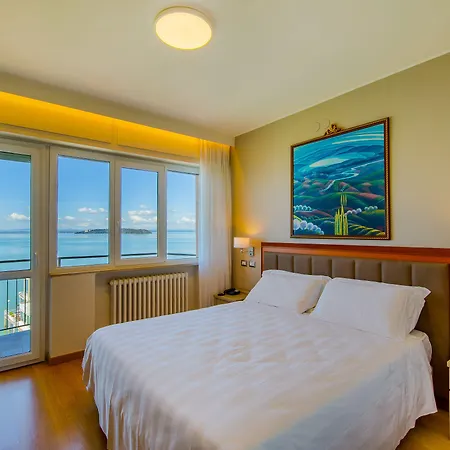 ホテル Lido パッシニャーノ・スル・トラジメーノ